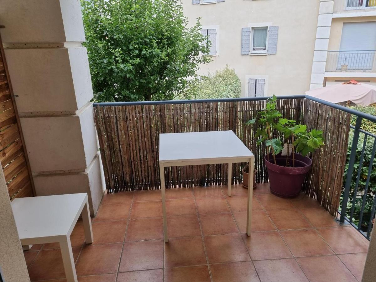 Appartement 1 Chambre Avec Piscine Uzès Esterno foto